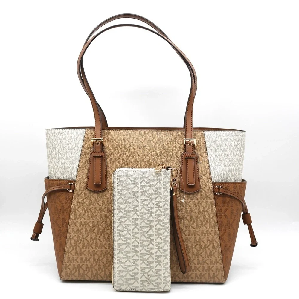 🍓NWT Michael Kors Voyager Set